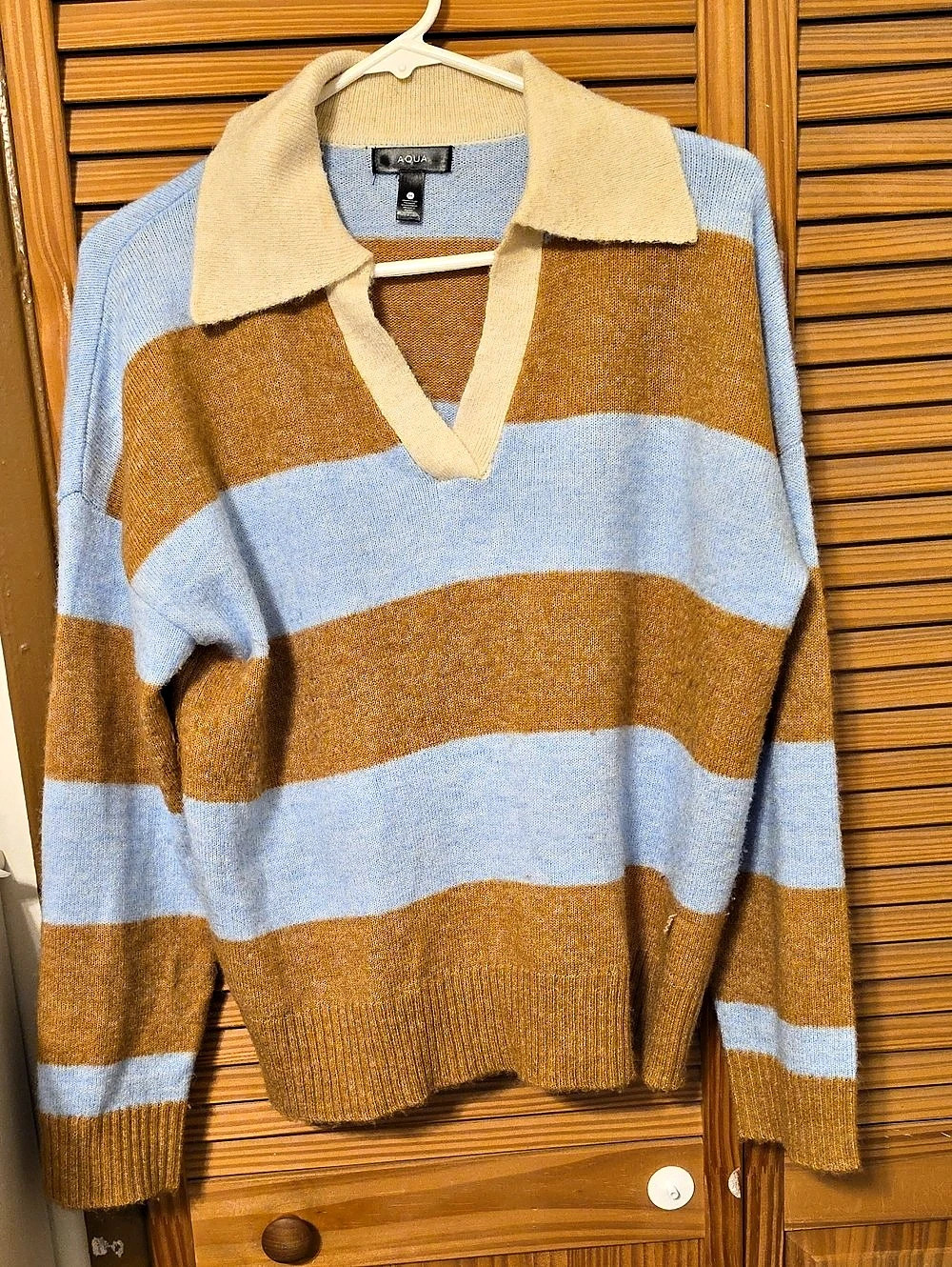 AQUA Striped V-Neck Sweater in Blue & Brown Medium